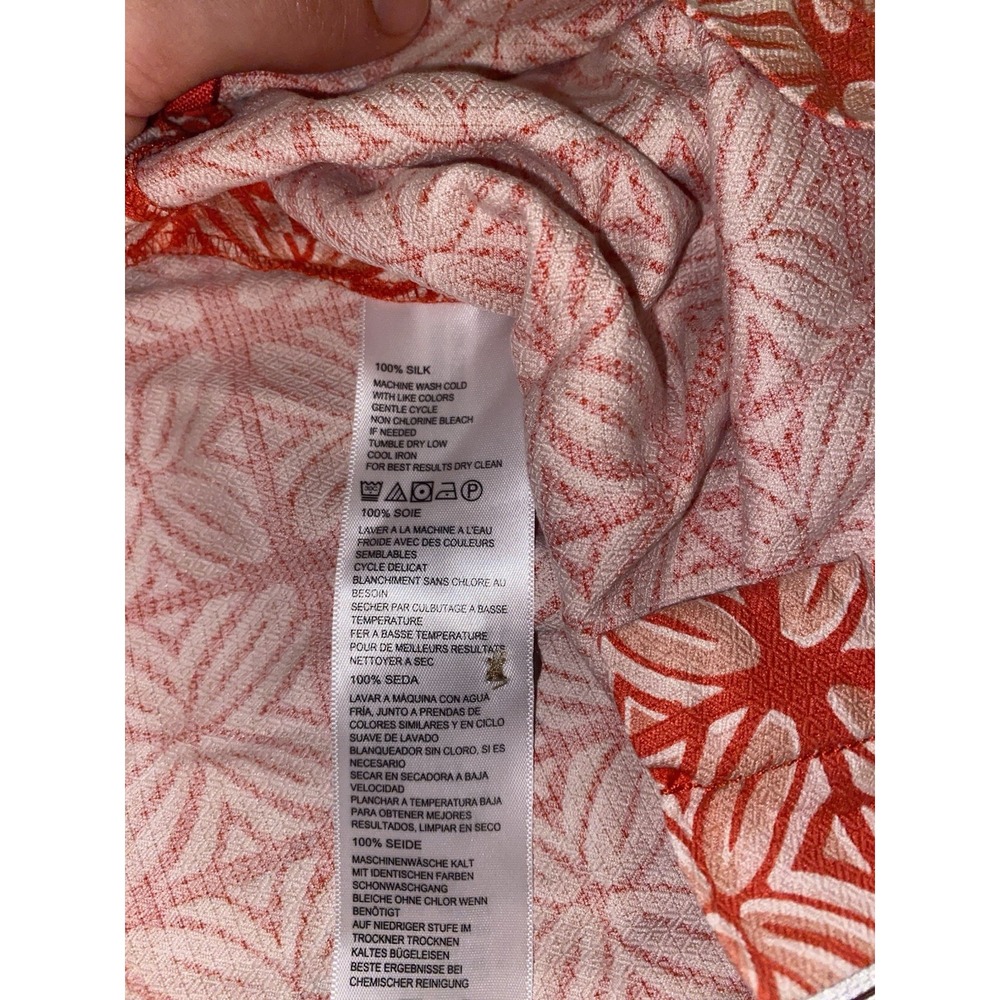 Tommy Bahama 100% Silk Button Up Large Hawaiian/Floral Camp Red Geometric Shirt - Picture 5 of 9